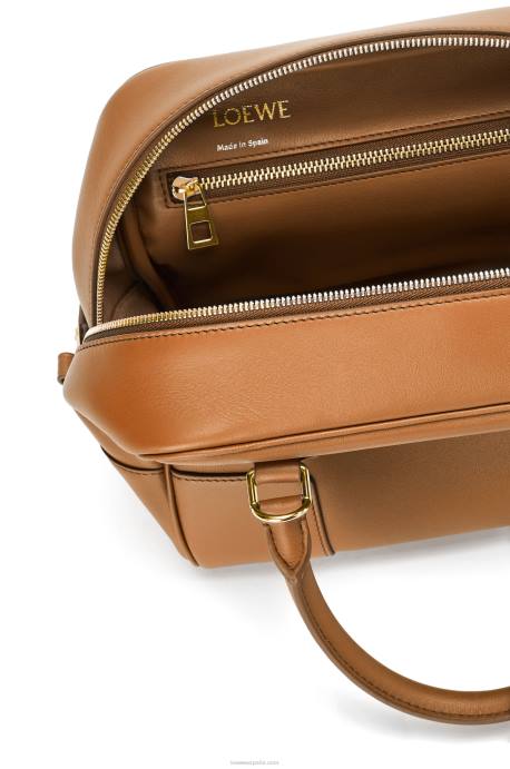 Loewe mujer Bolso amazona 19 cuadrado de piel de becerro napa LP64167 cálido desierto
