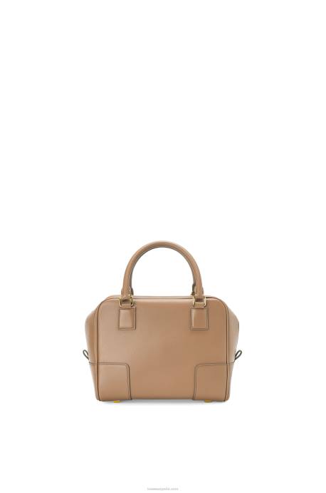 Loewe mujer Bolso amazona 19 cuadrado de piel de becerro napa LP64170 color visón
