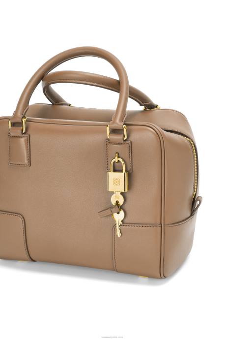 Loewe mujer Bolso amazona 19 cuadrado de piel de becerro napa LP64170 color visón