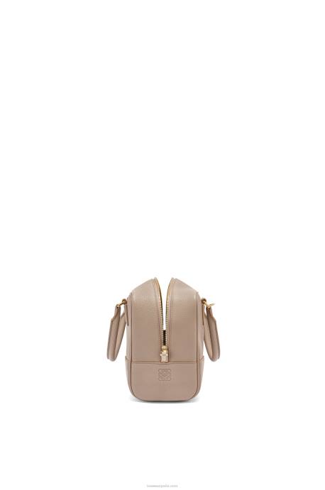 Loewe mujer Bolso amazona 19 cuadrado de suave piel de becerro graneada LP64155 arena