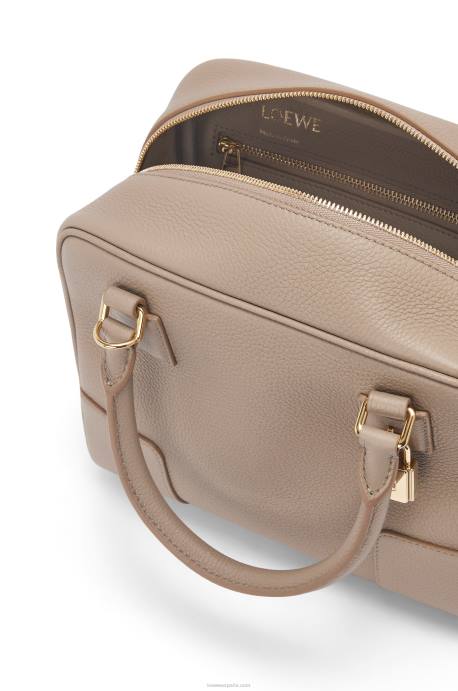 Loewe mujer Bolso amazona 19 cuadrado de suave piel de becerro graneada LP64155 arena