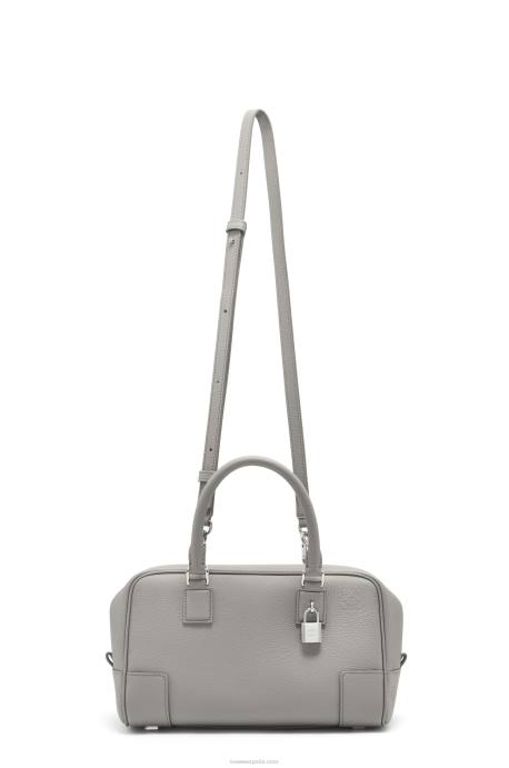 Loewe mujer Bolso amazona 23 de suave piel de becerro graneada LP64133 Perla gris