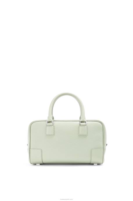 Loewe mujer Bolso amazona 23 de suave piel de becerro graneada LP64135 celadón claro