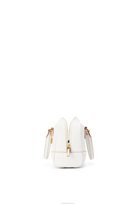 Loewe mujer Bolso amazona 23 de suave piel de becerro graneada LP64151 blanco suave