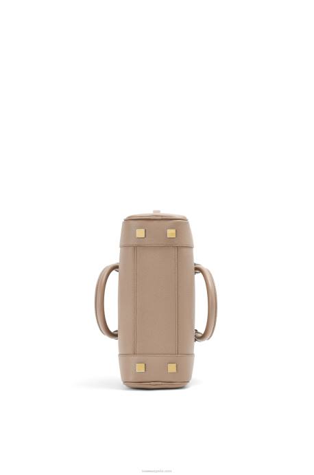 Loewe mujer Bolso amazona 23 de suave piel de becerro graneada LP64154 arena