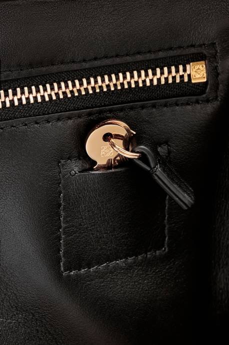Loewe mujer amazona 23 en anagrama jacquard y piel de becerro LP64150 azul marino/negro