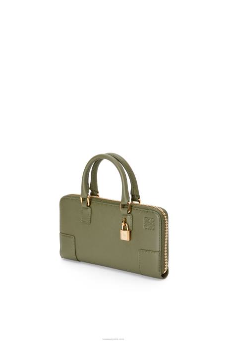 Loewe mujer bolsito amazona de napa de becerro LP64281 aguacate verde