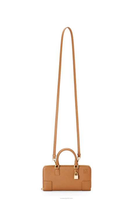 Loewe mujer bolsito amazona de napa de becerro LP64282 cálido desierto