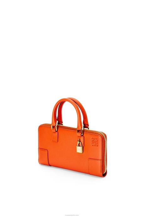 Loewe mujer bolsito amazona de napa de becerro LP64283 naranja