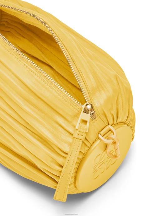 Loewe mujer bolsito pulsera en napa plisada LP64602 glaseado amarillo pálido