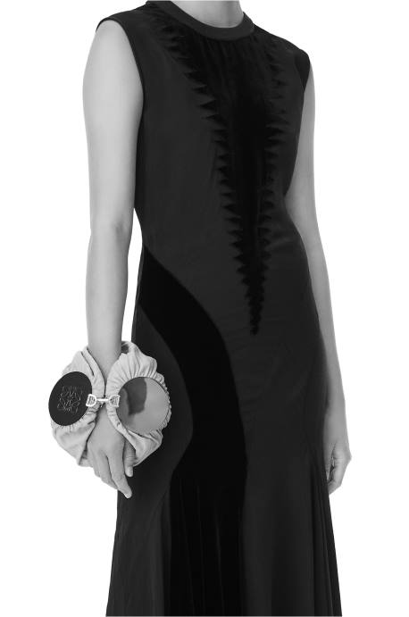Loewe mujer bolsito pulsera en napa plisada LP64609 caqui de la vendimia