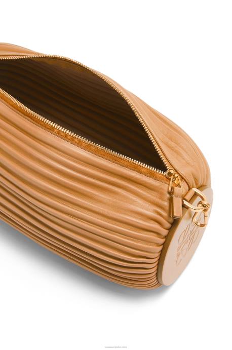 Loewe mujer bolsito pulsera en napa plisada LP64627 cálido desierto