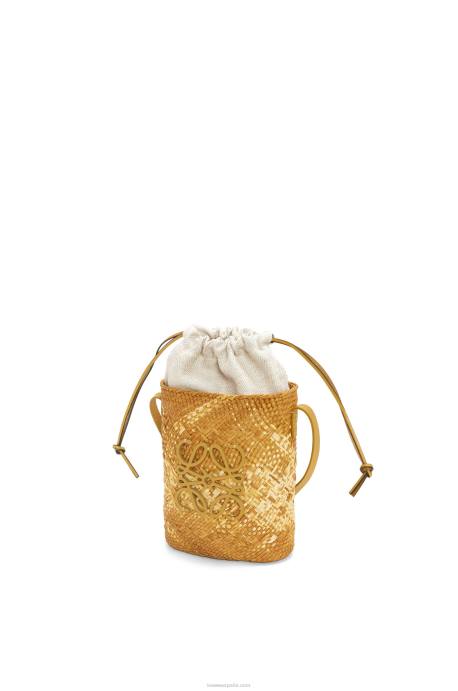 Loewe mujer bolsillo cuadrado en palma de iraca y piel de becerro LP64316 ocre