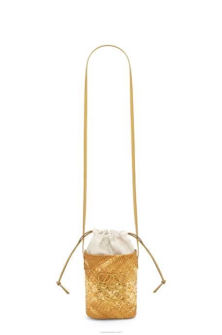 Loewe mujer bolsillo cuadrado en palma de iraca y piel de becerro LP64316 ocre