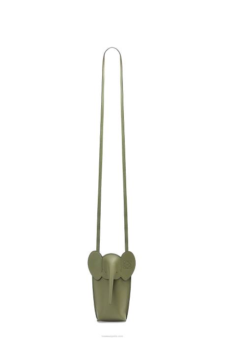Loewe mujer bolsillo de elefante en piel de becerro clásica LP64597 aguacate verde