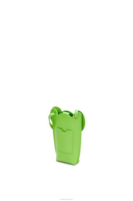 Loewe mujer bolsillo de elefante en piel de becerro clásica LP64625 glaseado verde guisante