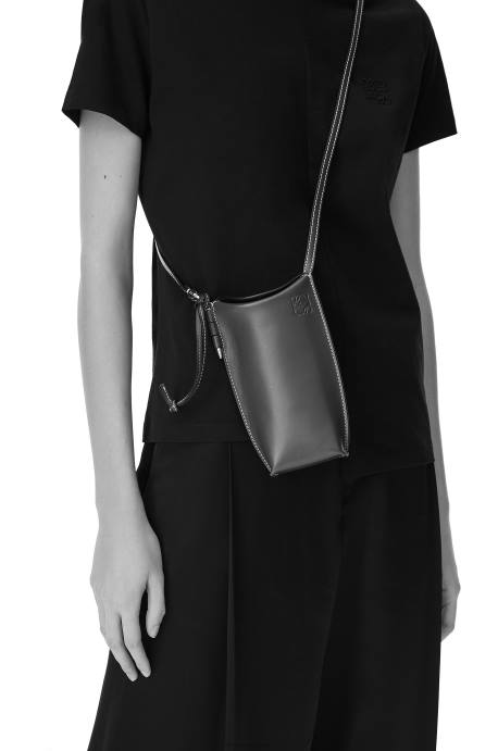 Loewe mujer bolsillo de puerta en piel de becerro suave LP64606 óxido