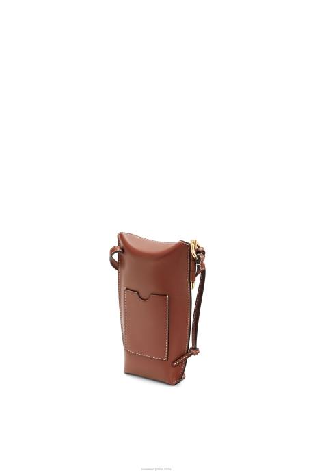 Loewe mujer bolsillo de puerta en piel de becerro suave LP64606 óxido