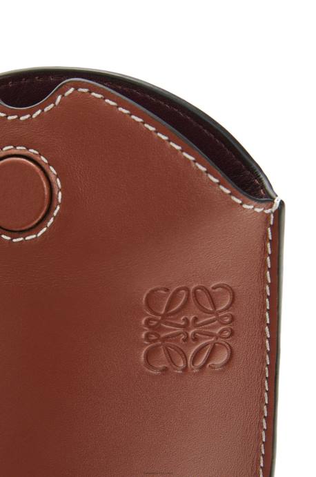 Loewe mujer bolsillo de puerta en piel de becerro suave LP64606 óxido