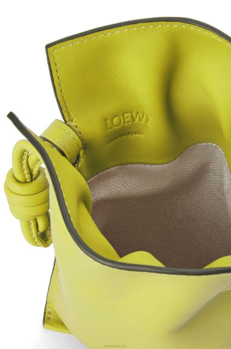 Loewe mujer bolsillo flamenco de piel de becerro napa LP64294 amarillo lima