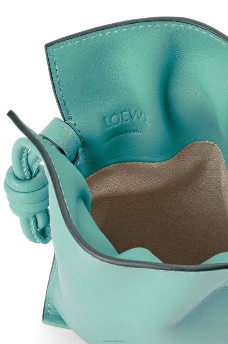 Loewe mujer bolsillo flamenco de piel de becerro napa LP64296 menta fresca