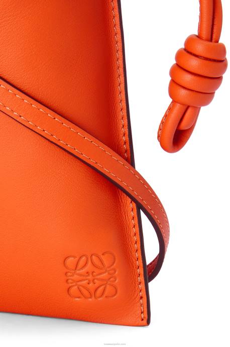 Loewe mujer bolsillo flamenco de piel de becerro napa LP64599 naranja