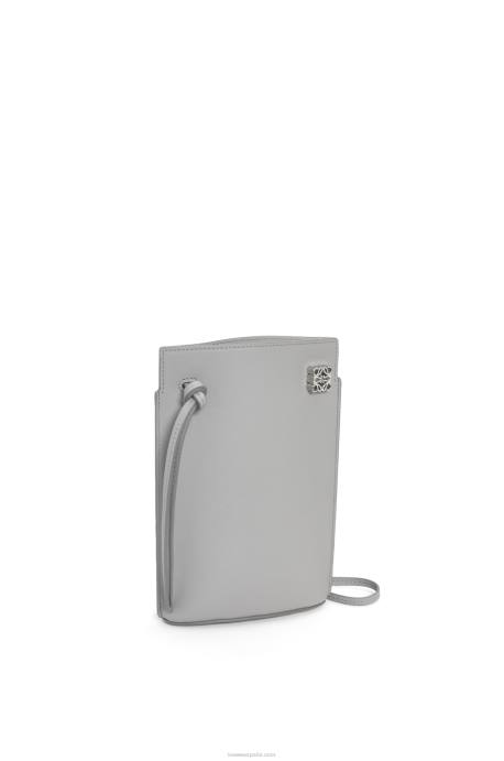 Loewe mujer bolsillo para dados en piel de becerro clásica LP64572 Perla gris