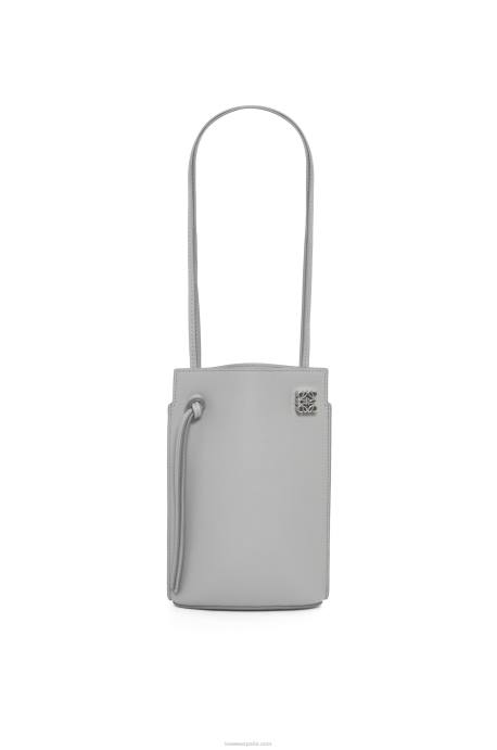 Loewe mujer bolsillo para dados en piel de becerro clásica LP64572 Perla gris