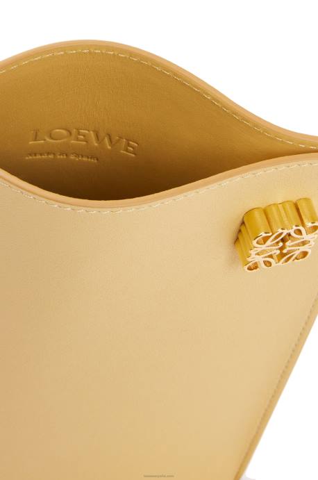 Loewe mujer bolsillo para dados en piel de becerro clásica LP64574 mantequilla oscura
