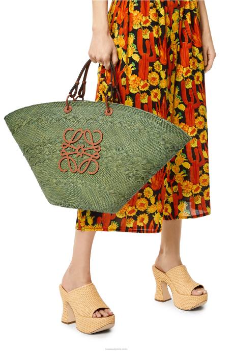 Loewe mujer Bolso cesta anagrama grande de palma de iraca y piel de becerro LP6465 verde/bronceado