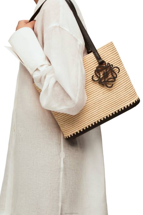 Loewe mujer Bolso cesta pequeño cuadrado de rafia y caucho LP6445 natural/negro