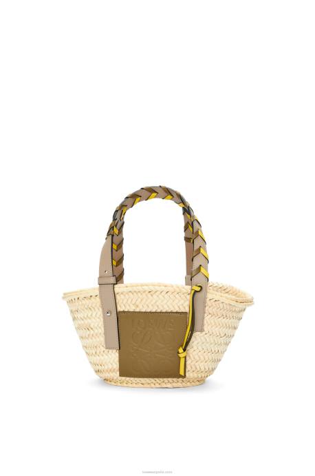 Loewe mujer Bolso cesta pequeño en hoja de palma con asa trenzada en piel de becerro LP645 oliva/arena