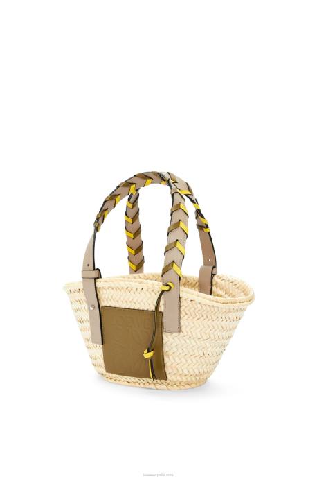 Loewe mujer Bolso cesta pequeño en hoja de palma con asa trenzada en piel de becerro LP645 oliva/arena