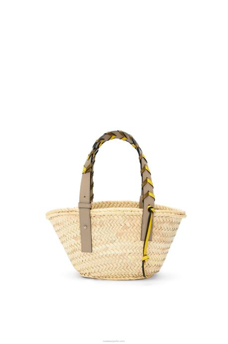 Loewe mujer Bolso cesta pequeño en hoja de palma con asa trenzada en piel de becerro LP645 oliva/arena
