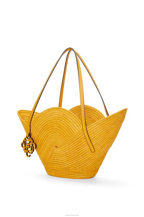 Loewe mujer Bolso cesta petal de rafia y piel bovina LP6440 ocre