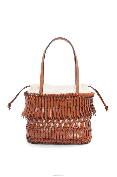 Loewe mujer bolso basket cuadrado con flecos de piel de becerro LP6490 broncearse