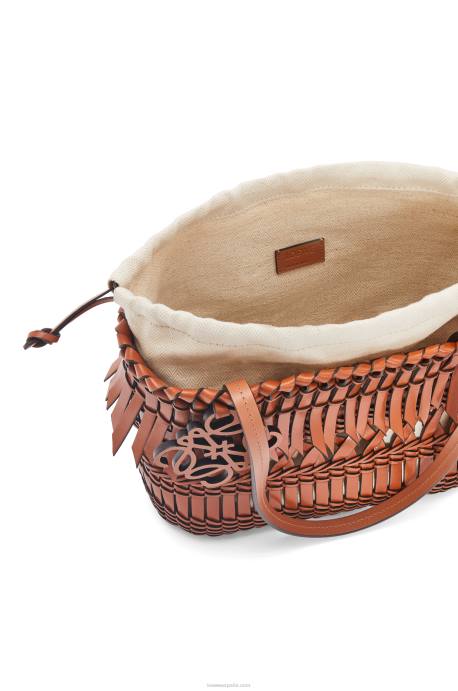 Loewe mujer bolso basket cuadrado con flecos de piel de becerro LP6490 broncearse