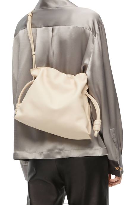 Loewe mujer bolso de mano flamenco de piel de becerro napa LP64355 angora