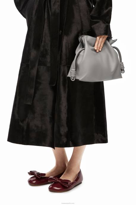 Loewe mujer bolso de mano flamenco de piel de becerro napa LP64358 Perla gris