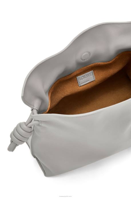 Loewe mujer bolso de mano flamenco de piel de becerro napa LP64358 Perla gris