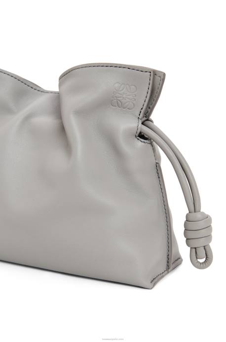 Loewe mujer bolso de mano mini flamenco de piel de becerro napa LP64328 Perla gris