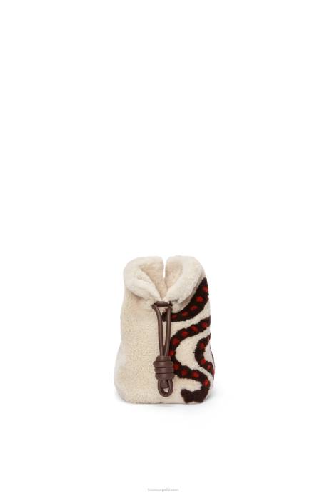 Loewe mujer clutch de flamenca en borrego LP64467 blanco suave/chocolate