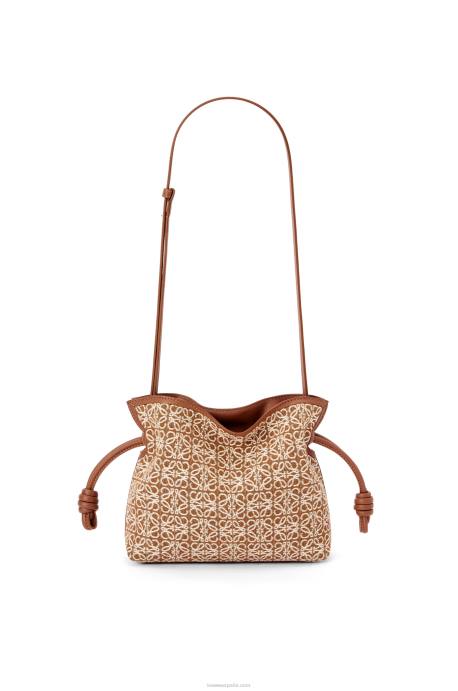 Loewe mujer mini clutch de flamenca en jacquard anagrama y piel bovina LP64310 bronceado/pacana