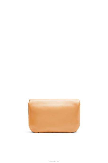 Loewe mujer bolso goya mini puffer de piel de cordero napa brillante LP64245 camello