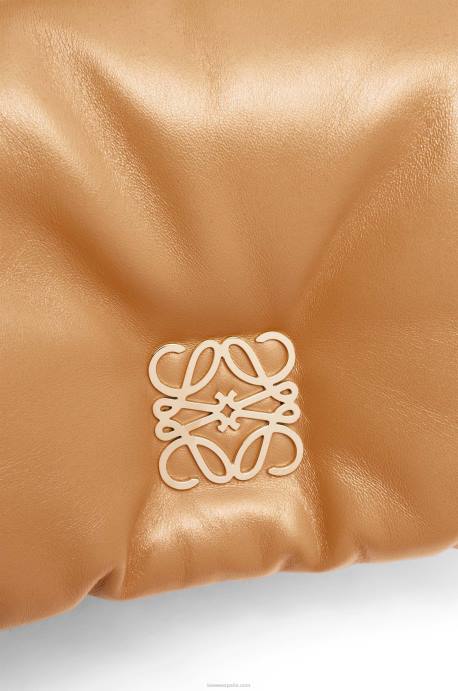 Loewe mujer bolso goya mini puffer de piel de cordero napa brillante LP64245 camello