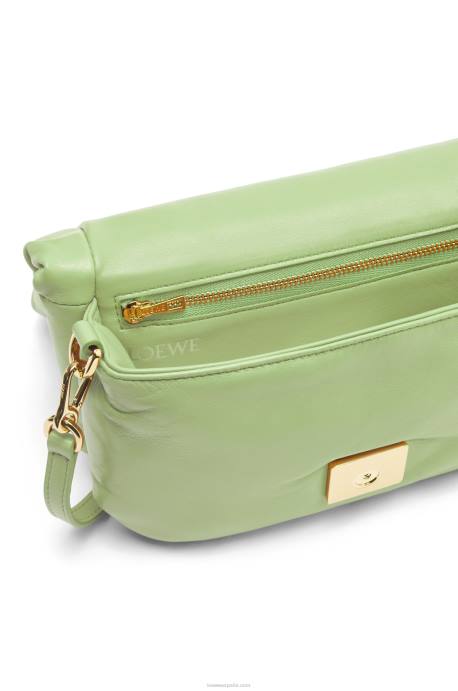 Loewe mujer bolso goya mini puffer de piel de cordero napa brillante LP64247 verde pálido claro