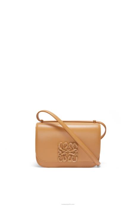 Loewe mujer bolso goya pequeño en piel de becerro de seda LP64455 cálido desierto