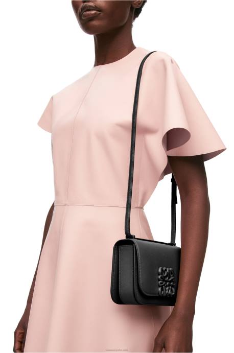 Loewe mujer bolso goya pequeño en piel de becerro de seda LP64456 negro