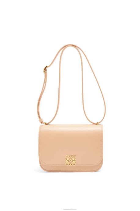 Loewe mujer bolso goya pequeño en piel de becerro de seda LP64493 desnudo