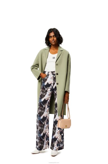 Loewe mujer bolso goya pequeño en piel de becerro de seda LP64493 desnudo